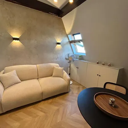 De Luxe Parc Monceau *