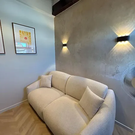 De Luxe Parc Monceau Apartment Paris