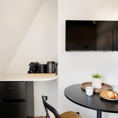 De Luxe Parc Monceau * Paris